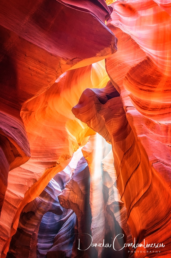 Antelope Canyon Ghostly light beam